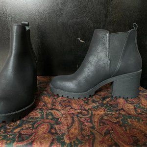 Dirty Laundry Lisbon Black Ankle Bootie Boots